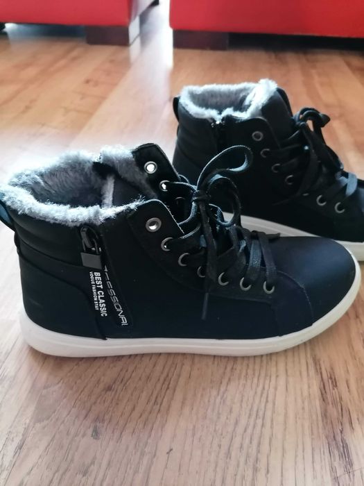 Черни дамски спортни зимни обувки