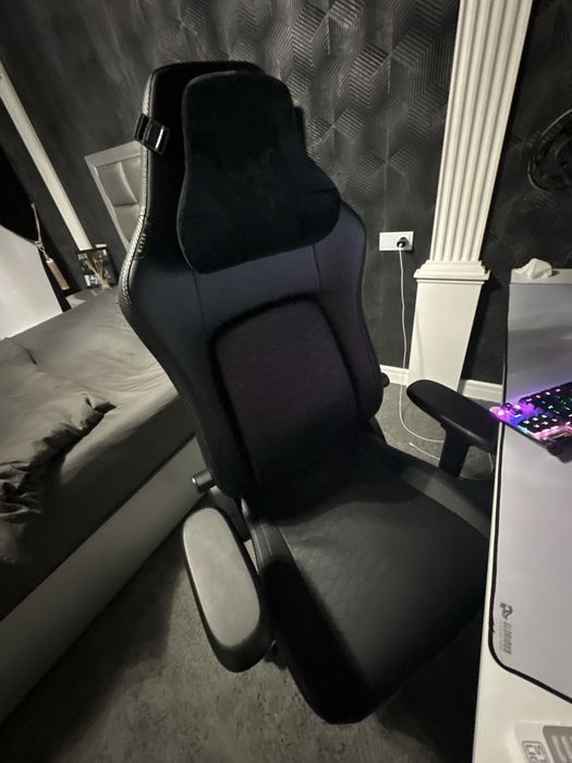 Scaun Gaming Razer Iskur V2 nou