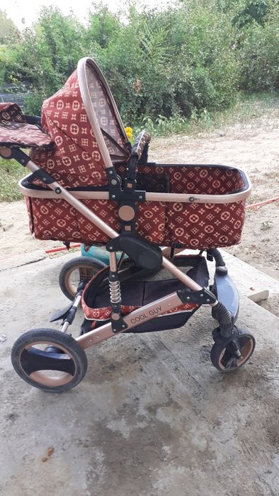 Продам детскую коляску демисезон