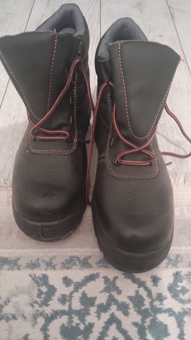 Спецобувь размер 41  новый