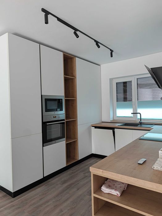 PRIMA ÎNCHIRIERE: Duplex Nou 4 Camere Râșnov – View Cetate, Parcare
