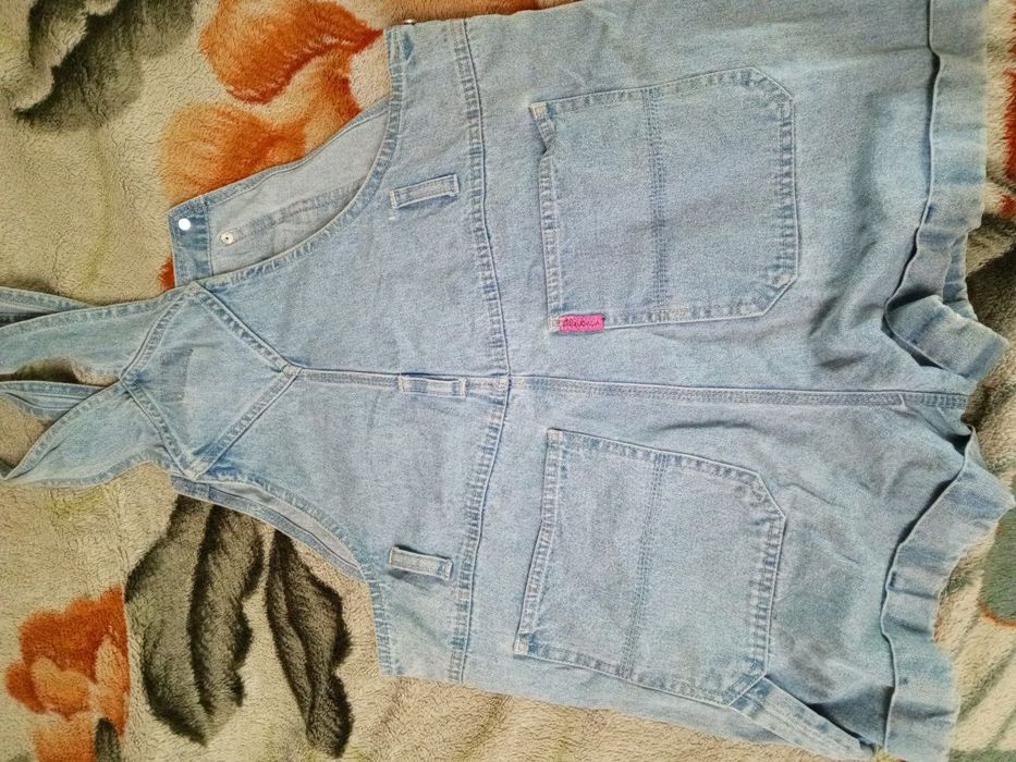 Джинсовый комбинезон размер М