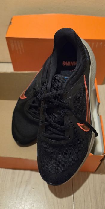 Оригинални маратонки nike 45размер