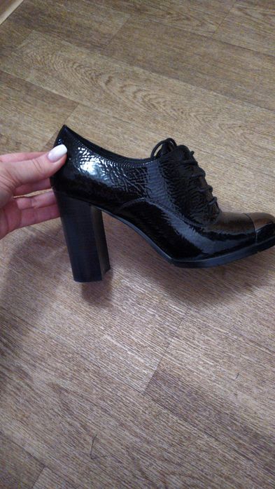 Продам отличные туфли