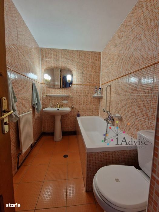 Apartament spațios, decomandat, în cartierul Noua