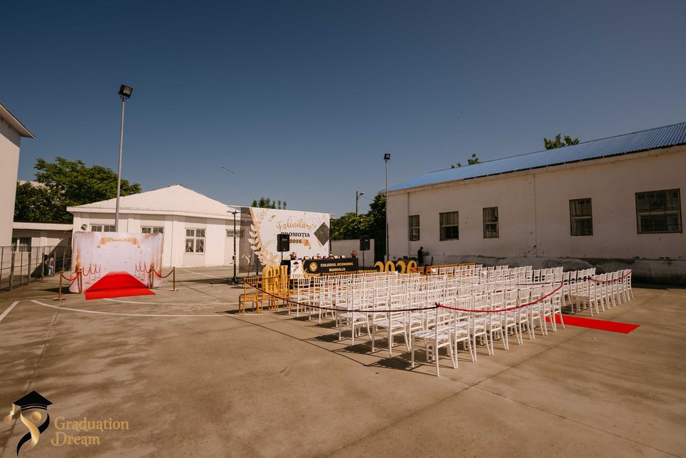 Închiriere Scaune Chiavari Albe și Aurii – Evenimente Constanța