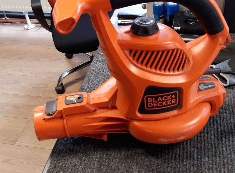 RESIGILAT - Black&Decker - Suflanta si aspirator 3000W GW3030