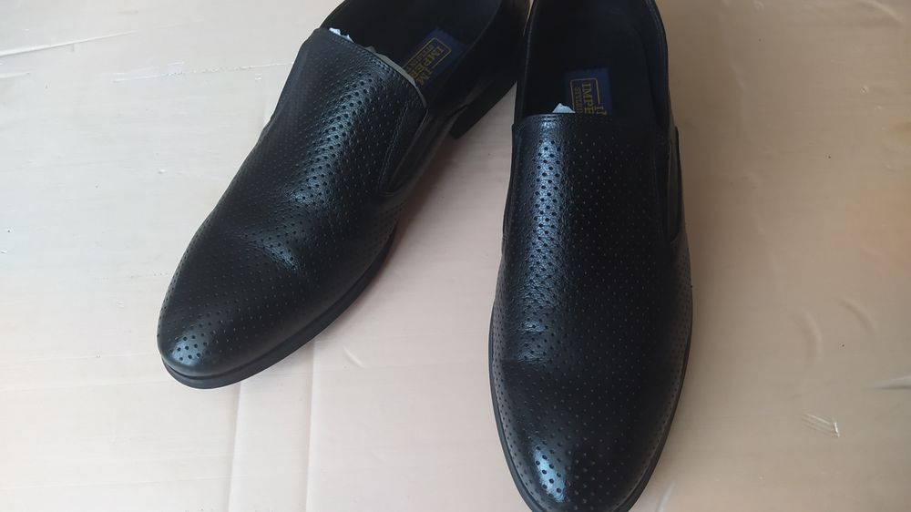 Продам мужскую обувь