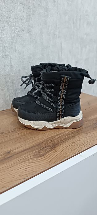 Продам зимние ботинки