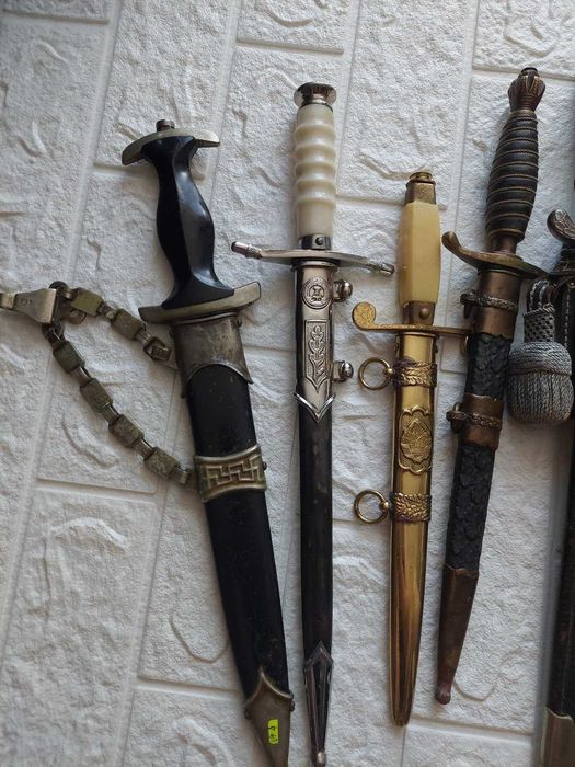 Лот остриета,кортик, нож, кинжал кама,сабя м/у 30-70 г.на миналия век