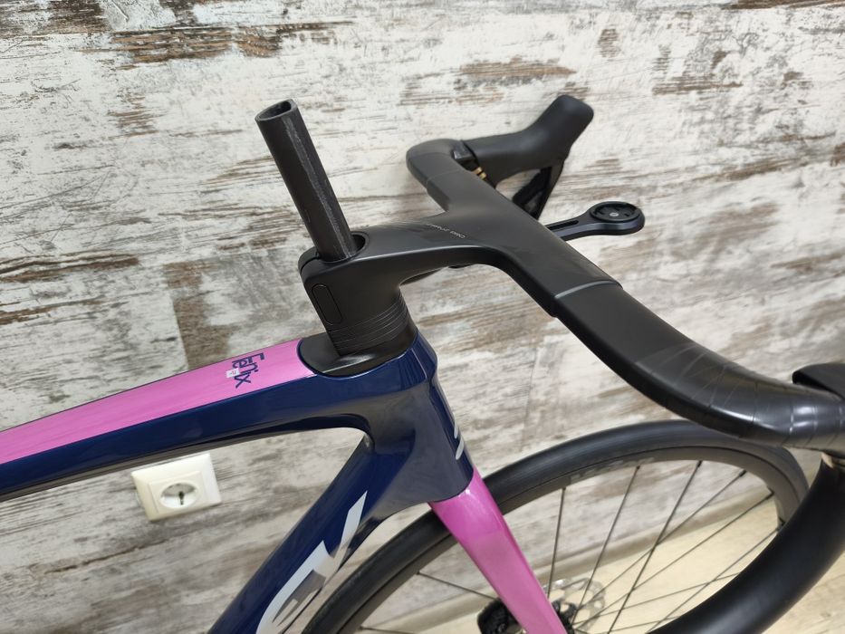 НОВ карбонов шосеен велосипед Ridley Fenix SLiC Disc 105 Di2 Vision