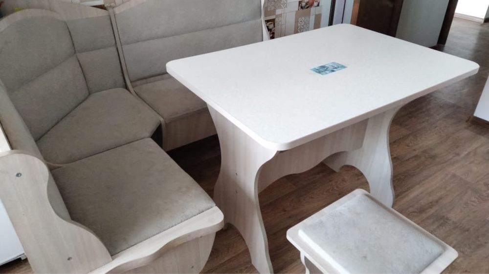 Продам кухонный уголок