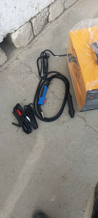 Прадётся сварочний апарат полавтамат и без кислородни балон кантажка