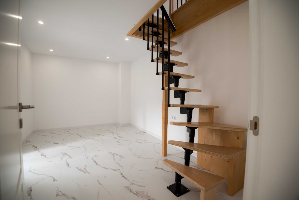 Продава се Къща в Силистра, Център - 690 кв.м за 579 €/кв.м - Снимка #17