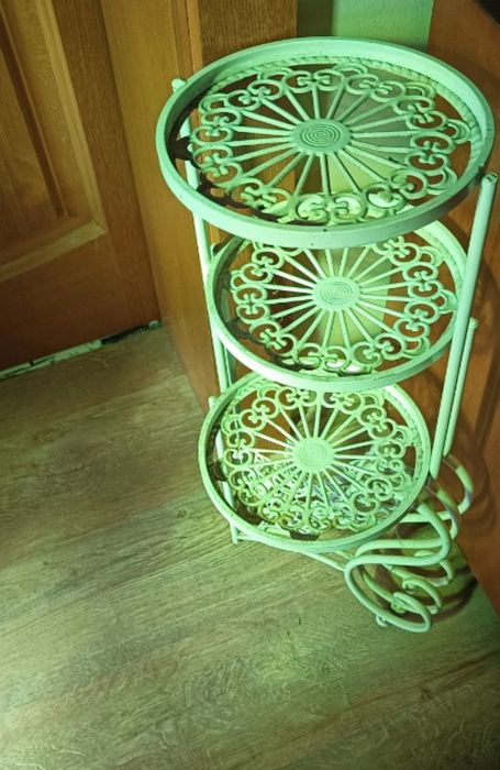 Suport flori de metal