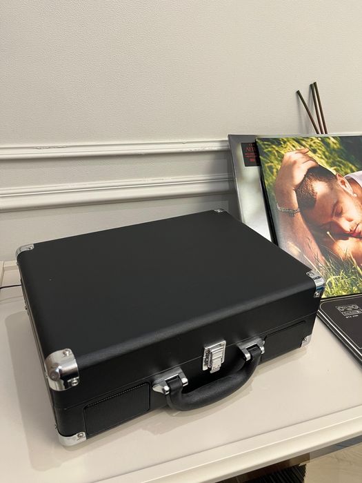 Продаю виниловый проигрыватель Ritmix.