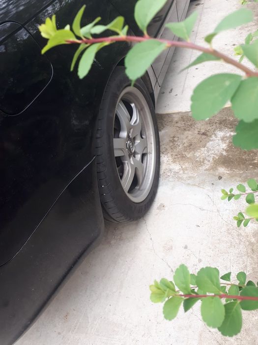 Vând 4 jante R 17 audi a 8 merg și pe a4 au inele de centrare