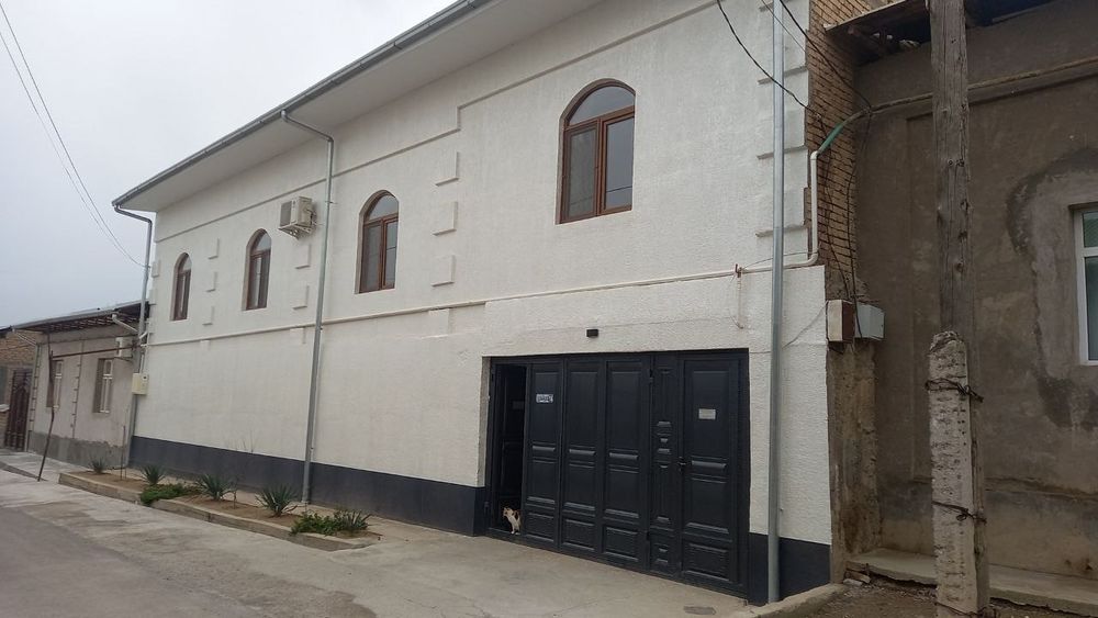 Кибрайда 8 хонали ховли сотилади