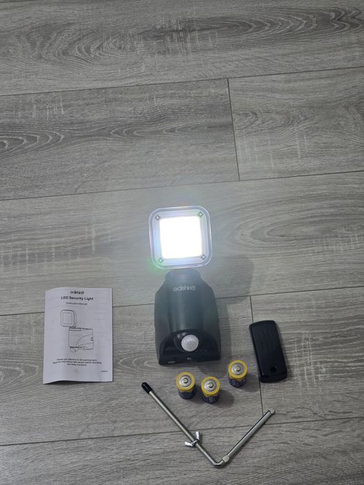 Proiector LED exterior EDISHINE cu senzor de mișcare, 300 lm, IP44, pe baterii