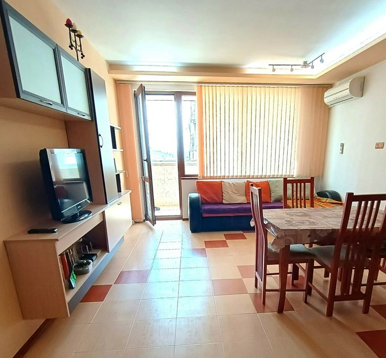 Тристаен апартамент в кв. Колю Фичето