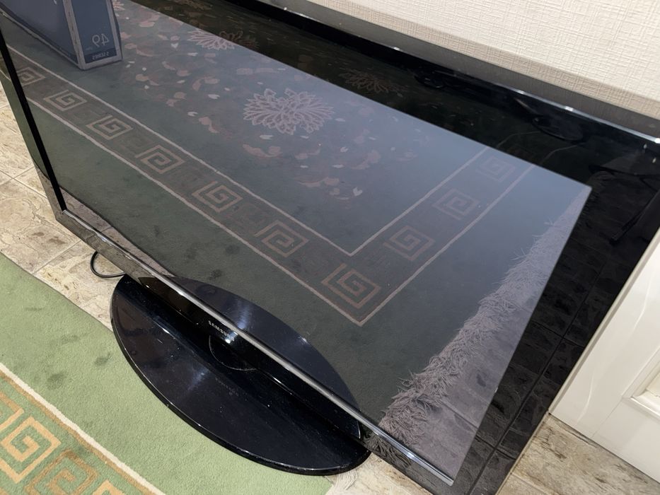 Samsung PS42B430P2 — 42" плазма, отличное состояние, идеальный экран