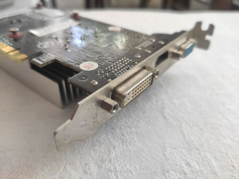 Видео карта GeForce GT520 1GB ddr3