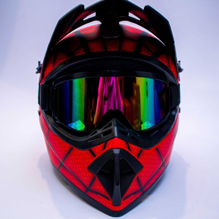 Каска подходяща за мотокрос , планински велосипед , ел. тротинетка