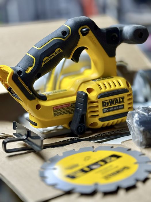 Дисковая пила Dewalt DCS512, 12 вольт, пчёлка