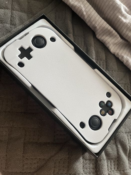 продам игровую консоль