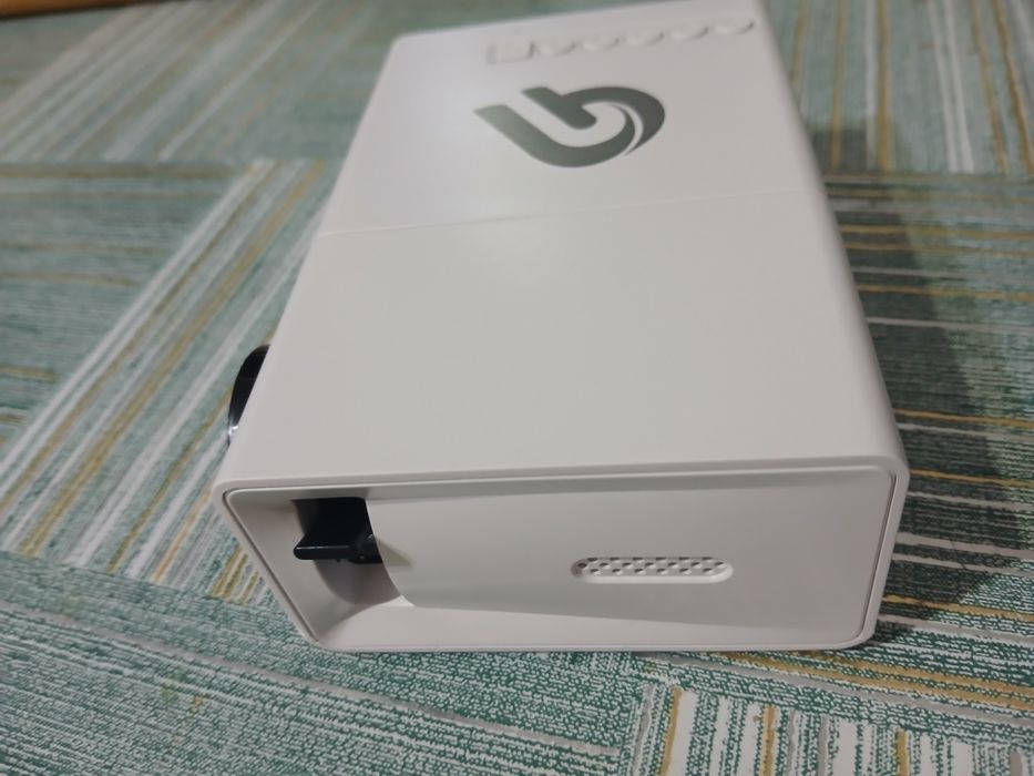 Портативный мини проектор