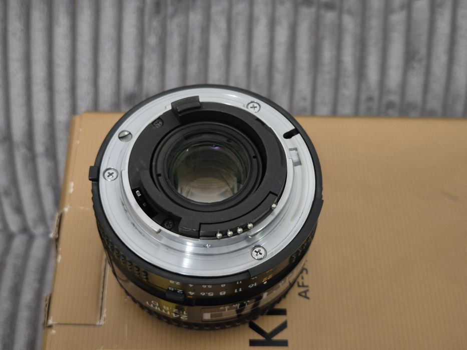 Nikon AF 24mm F2.8