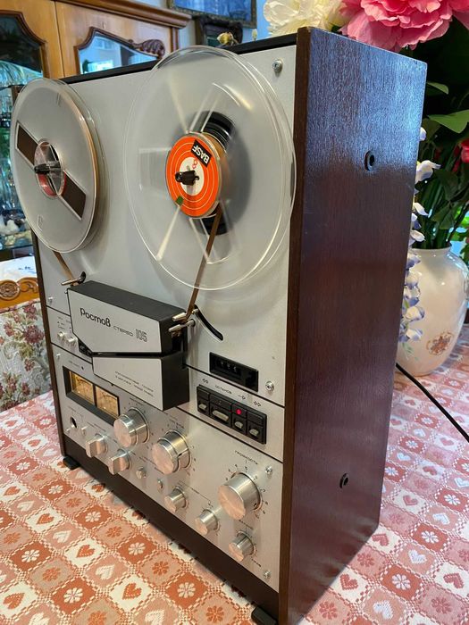 Vând Magnetofon Rostov model 105