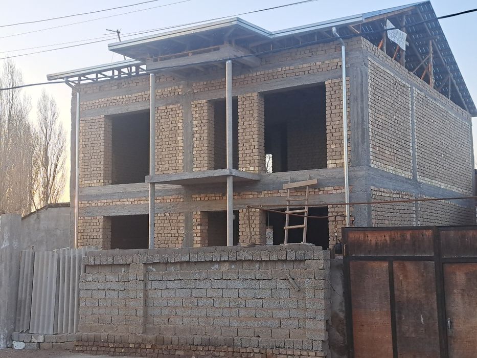 Уй сотилади келесда сантўрада