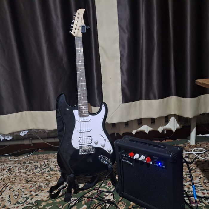 Продам электро гитару