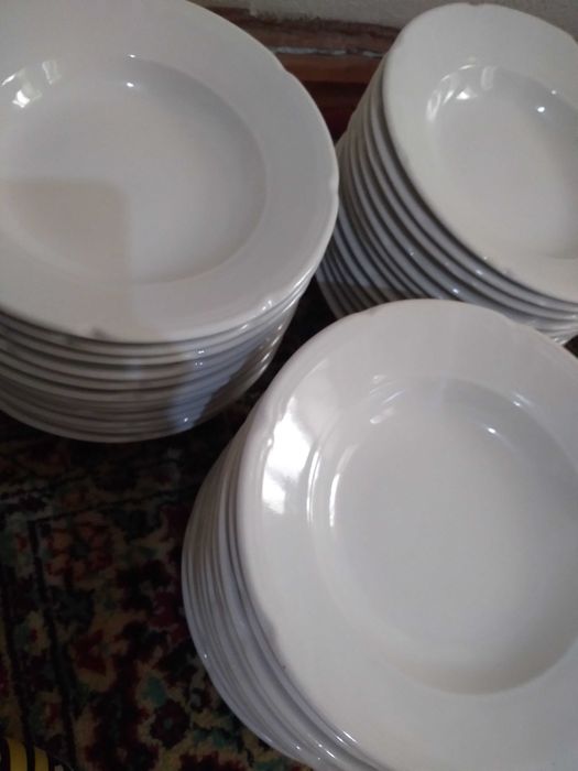 Новые столовые тарелки. Для микроволновки прочные .1 шт 20000.