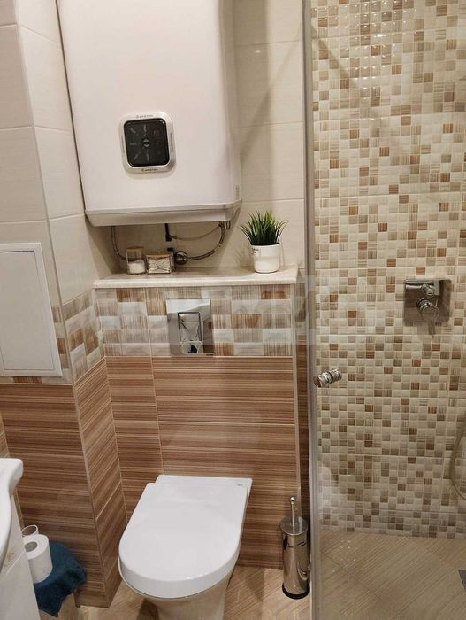 Продава се Двустаен апартамент в Варна, Възраждане 1 - 90 кв.м за 2267 €/кв.м - Снимка #10