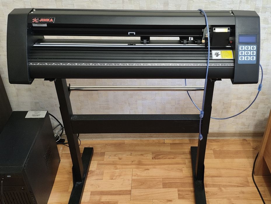 Продам режущий плоттер