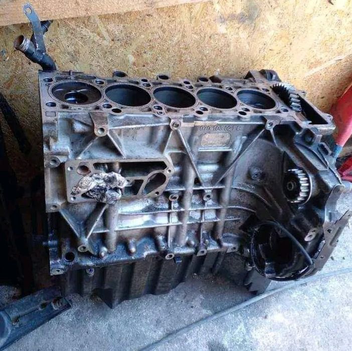 Bloc motor ambielat 2.5 tdi   pentru vw touareg 7L/T5