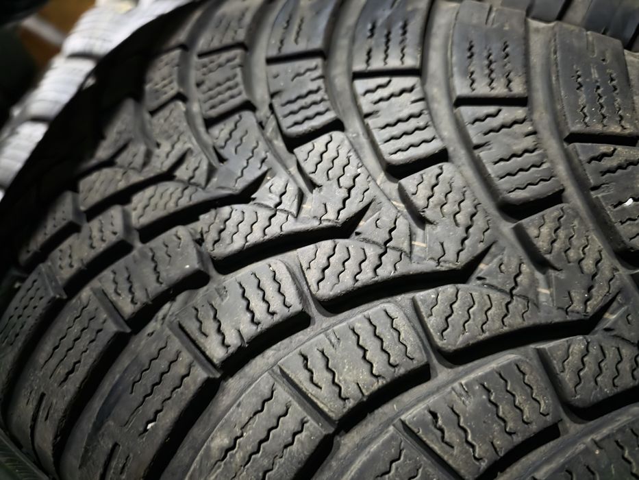 4бр Зимни гуми 225 55 16 - Falken