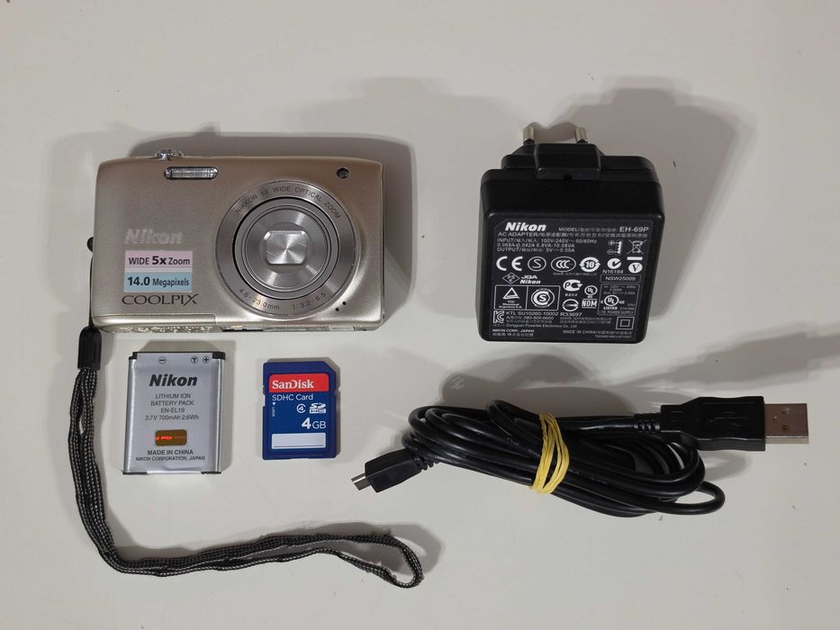 Y2K Aparat foto digital compact Nikon Coolpix S3100 Gold 14MP 5xZoom