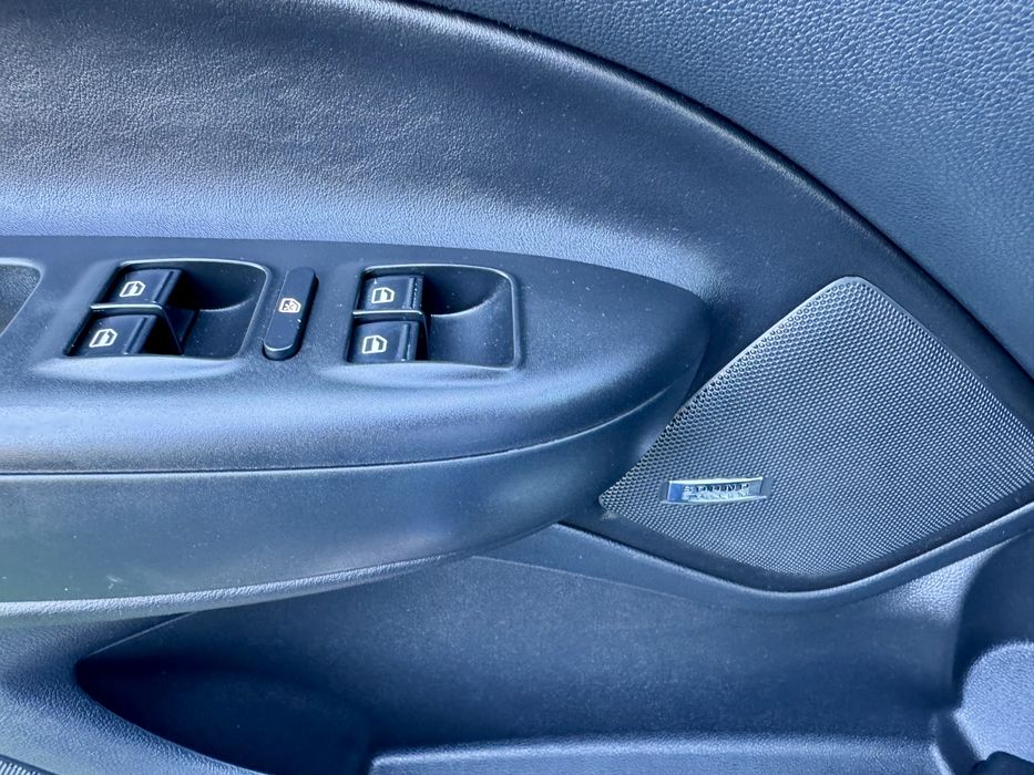 Skoda Octavia  2 Elegance   / cutie automata DSG / incalzire in scaune / xenon / senzori parcare / navigatie / carlig remorcare / anvelope iarna