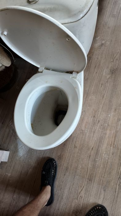 Продам унитаз.рабочий.