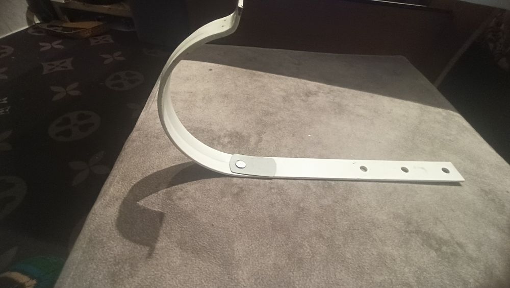 Крепление для желобов