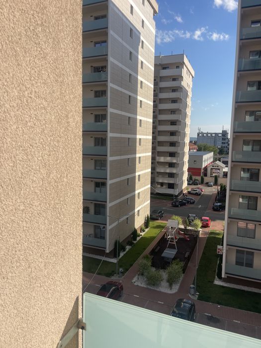 Loc de parcare langa pomiperi