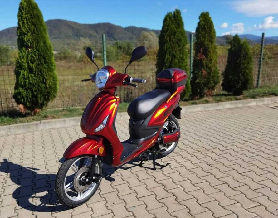 Scuter Thor Daily electric rosu negru alb noi Agramix