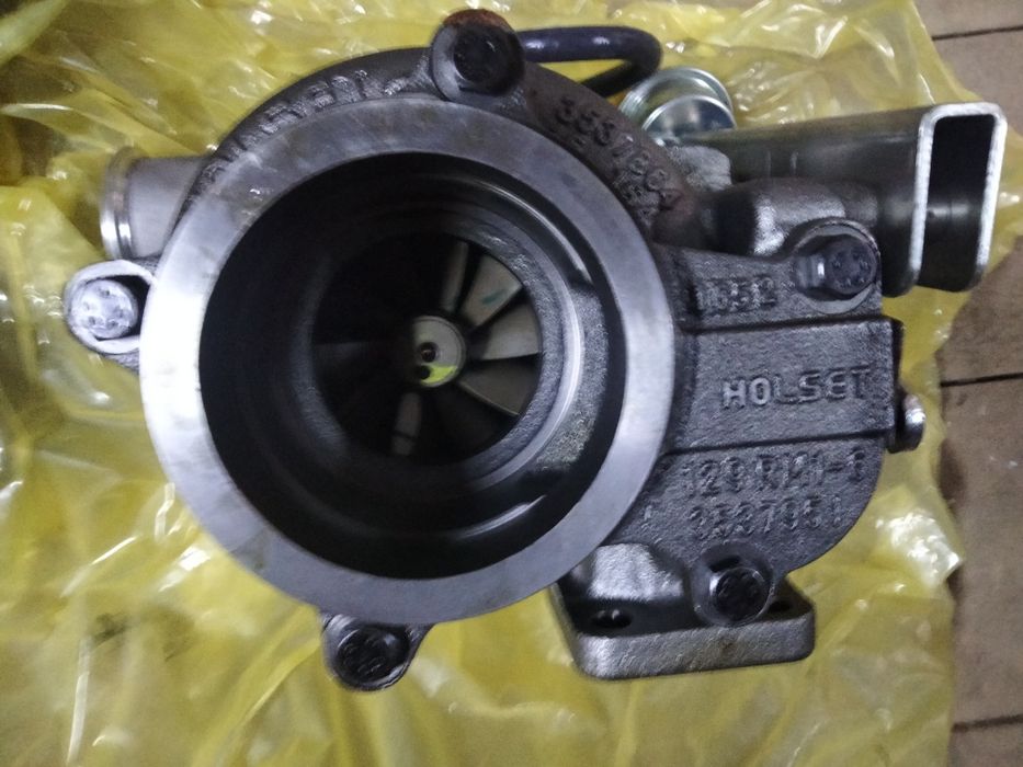 Турбокомпрессор двигателя погрузчика JCB-456