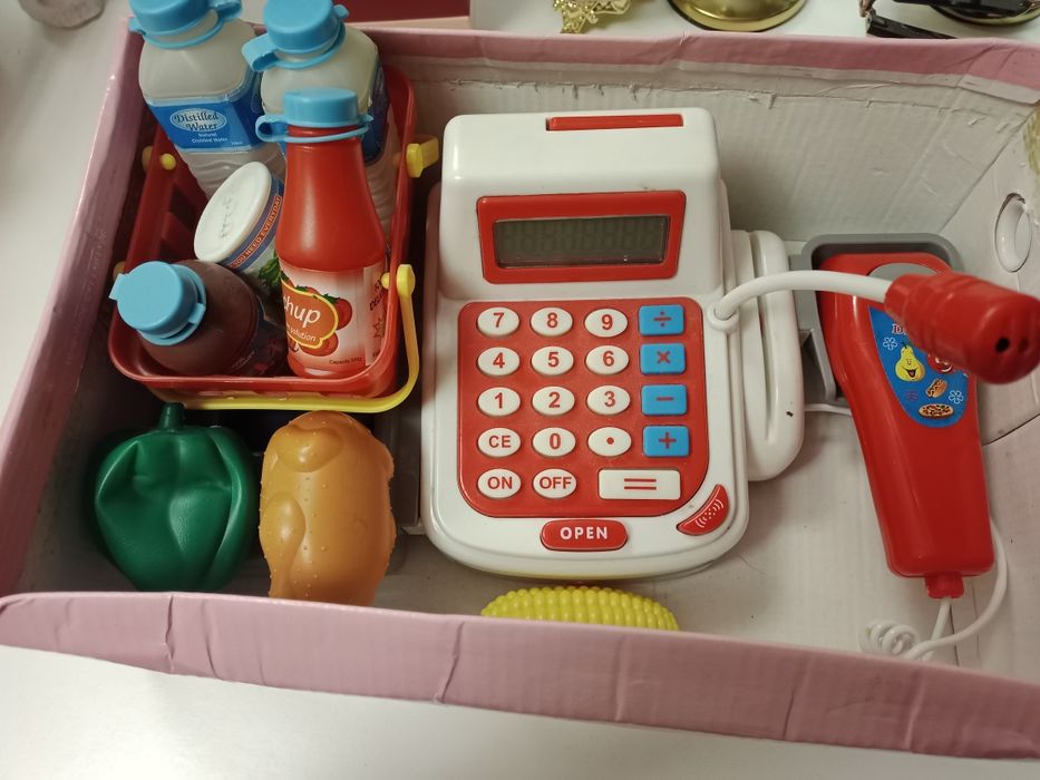 Продам игрушечную кассу