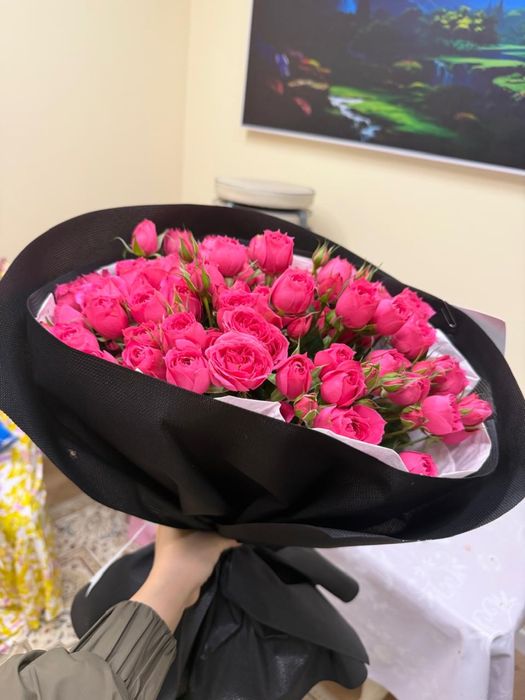 Цветы свежие сегодня подарили