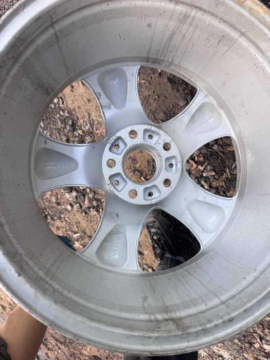 Диски  оргинал  р18  BMW  одноширый