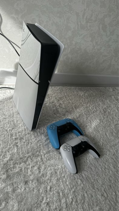 Продам Пс 5 слим 2 джойстика